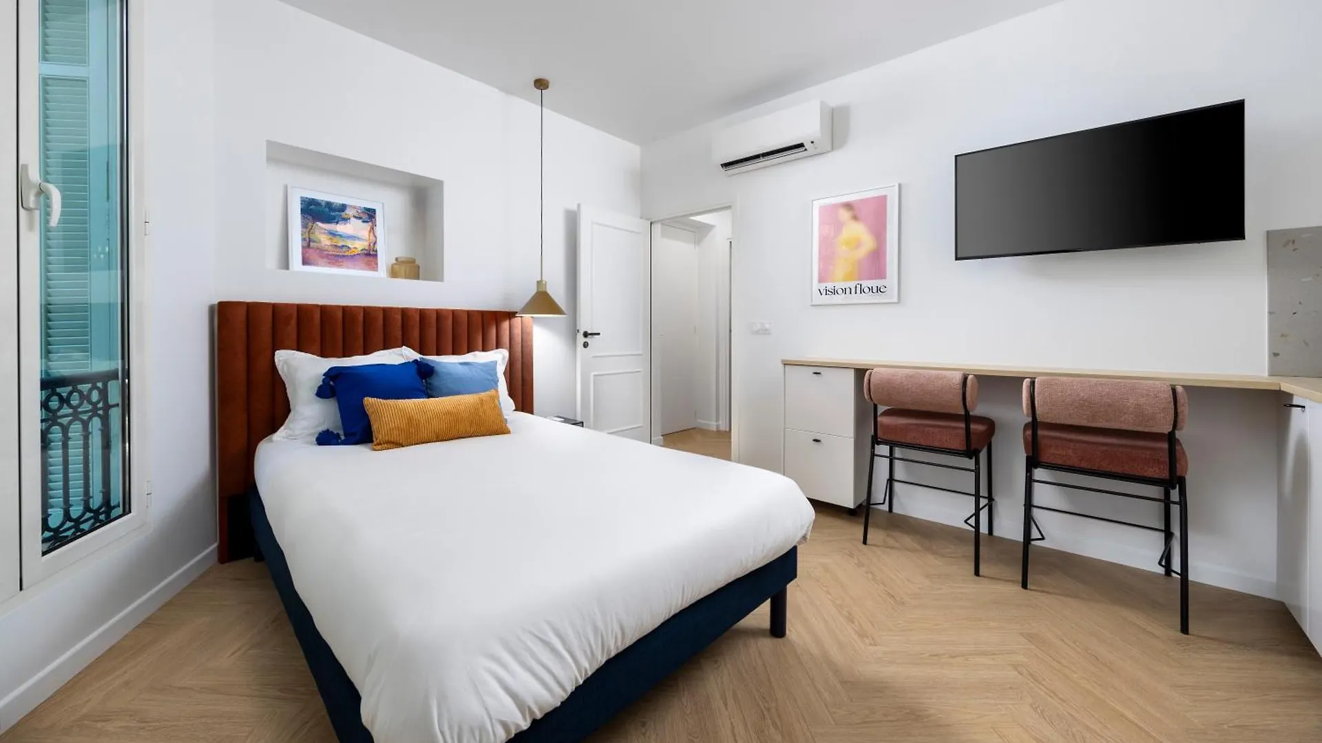 Stunning Central Studio Ac, Fiber location